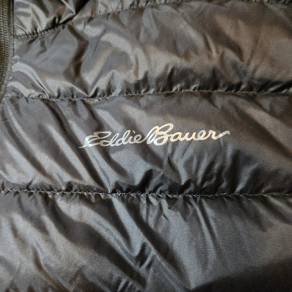 Eddie Bauer Men's EB650 Black Puffer Vest In XL Excellent Condition - Picture 2 of 8